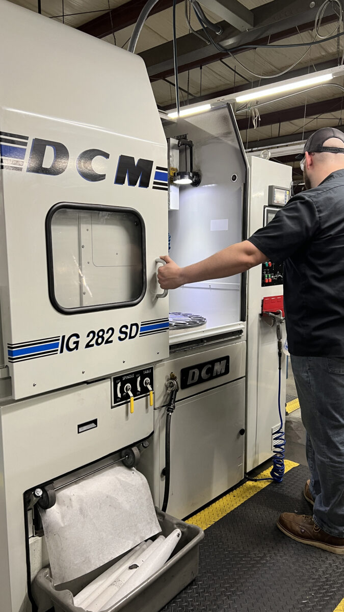 DCM Tech IG282 with MAGSEAL technician DCM Tech